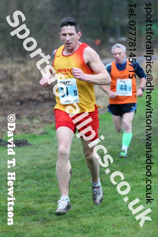 Mens veterans Durham Cathedral Cross Country Relays, Maiden Castle, Durham. Photo: David T. Hewitson/Sports for All Pics